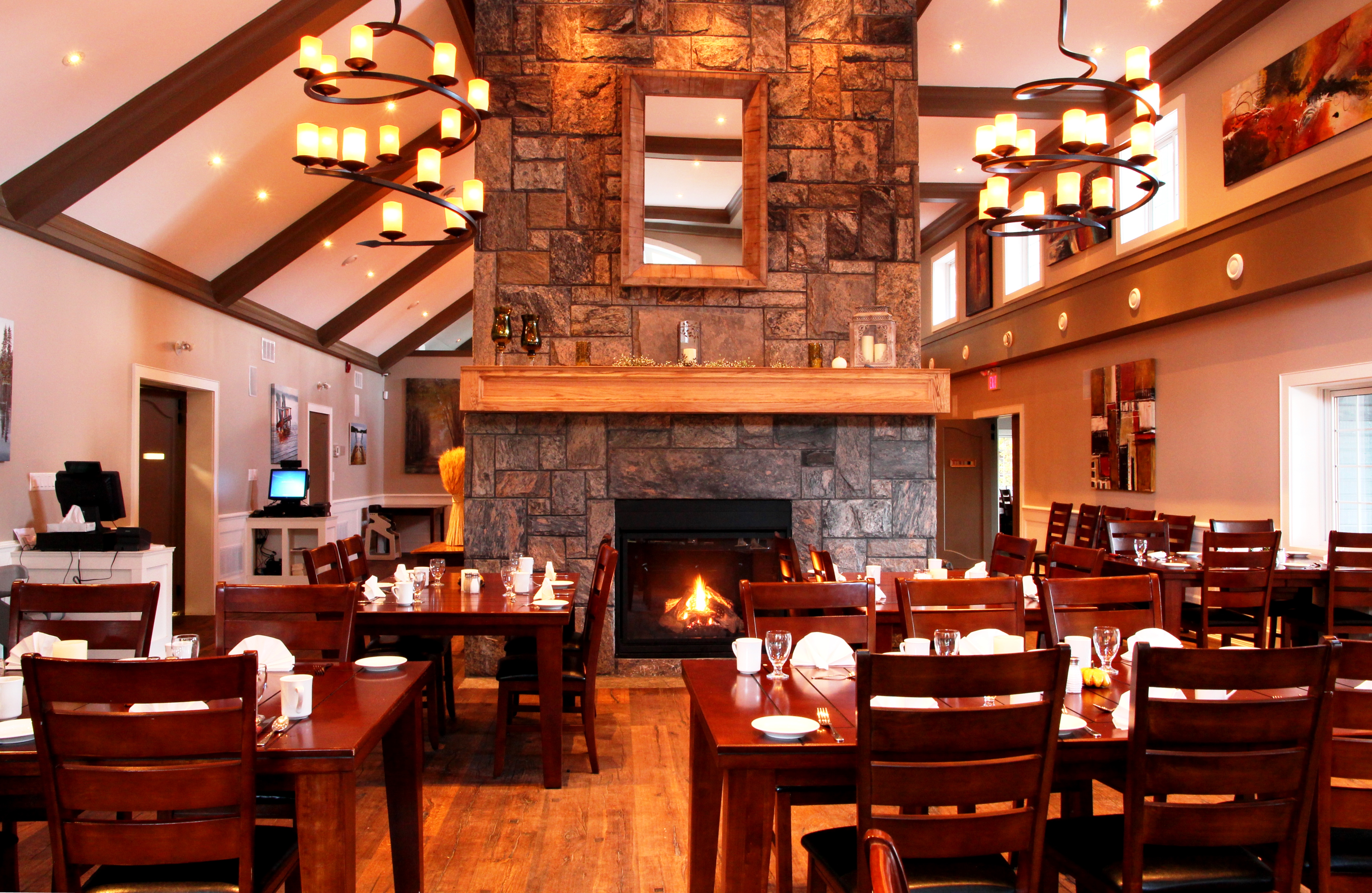 Seasons Restaurant - Patterson Kaye Resort - Waterfront Cottage Rentals -  Lake Muskoka